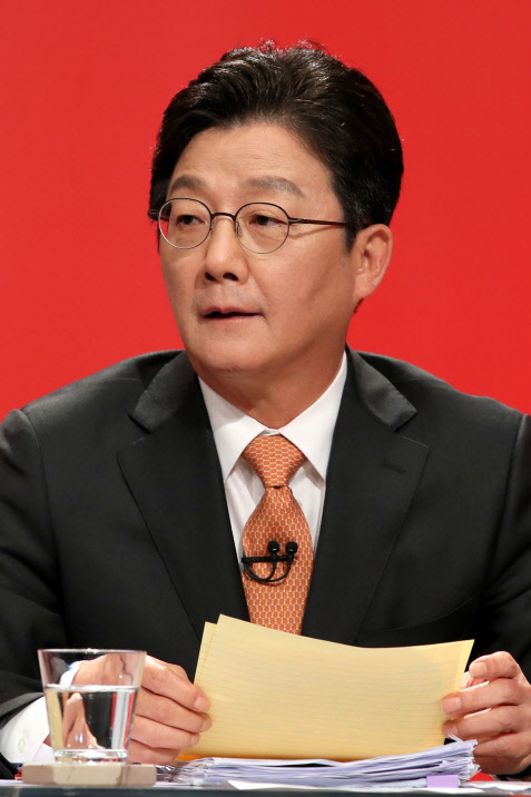 유승민 전 의원이 지난 11일 KBS광주방송총국에서 열린 호남권 합동토론회에서 발언하고 있다. 공동취재단=연합뉴스